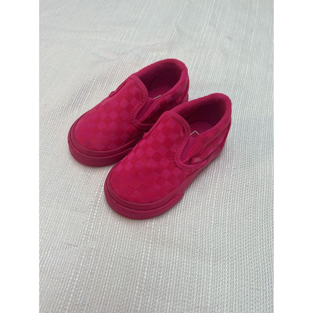 Bright Neon Pink Vans Classic Slip-on Kids Shoe - Size 5
